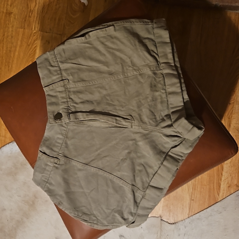 Billabong high waisted Green shorts